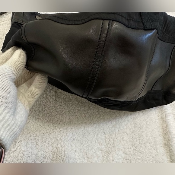 Prada Black shoulder bag - Picture 9 of 12